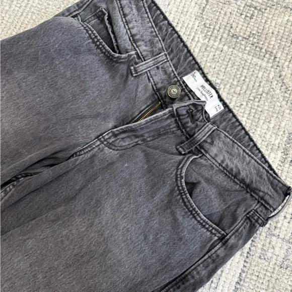 Hollister Low-Rise Baggy Jeans - Washed Black - Size W26 Long - GUC - Picture 4 of 8
